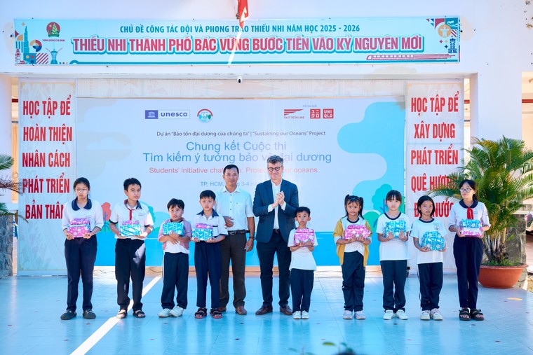 Hơn 1.000 học sinh Cần Giờ lan toả sáng kiến bảo vệ đại dương ảnh 2