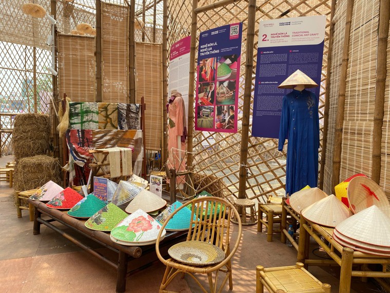 Sự dịch chuyển của mỹ thuật ứng dụng từ làng nghề vào không gian tiêu dùng hiện đại ảnh 2