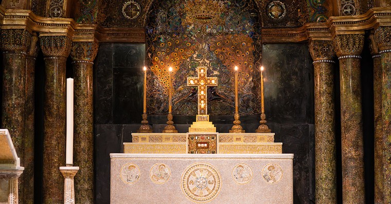 Cánh đồng hoa ly của Tiffany: Khi ánh sáng trở thành trải nghiệm tinh thần ảnh 2