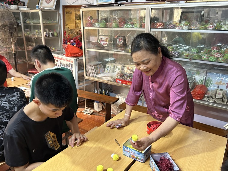 Mái ấm Quỳnh Hoa: Nơi những "vầng trăng khuyết" tìm thấy sự vẹn tròn ảnh 4