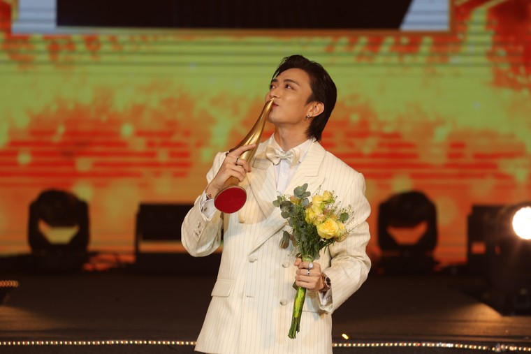 Giải thưởng Cống hiến 2026 khép lại với “đại tiệc âm nhạc”, CONGB giành giải Nghệ sĩ mới, SOOBIN lập hat-trick ấn tượng ảnh 4