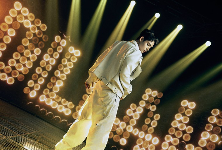 "Anh trai" DILLAN gia nhập đường đua âm nhạc với MV debut "VVIP" ảnh 1