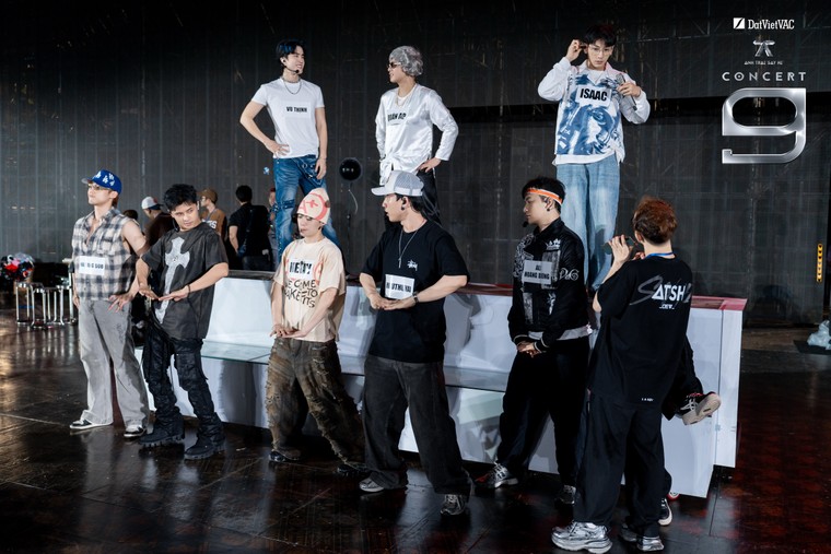 Dàn Anh Trai "Say Hi” 2024 tái ngộ sau gần một năm, tập trung cao độ trước ngày trở lại ảnh 3