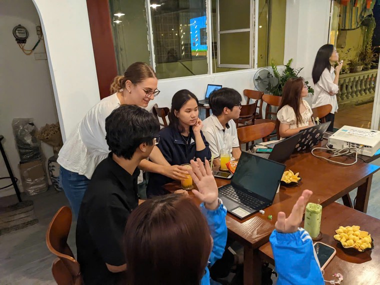 Không lớp học, không giáo trình: Soci Hub và cách người trẻ học ngoại ngữ bằng trải nghiệm thật ảnh 2