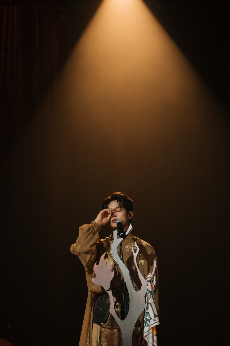 Từ Rap Việt đến Anh Trai Say Hi: buitruonglinh quy tụ dàn khách mời đồ sộ trong đêm diễn khép lại tại Hà Nội ảnh 3