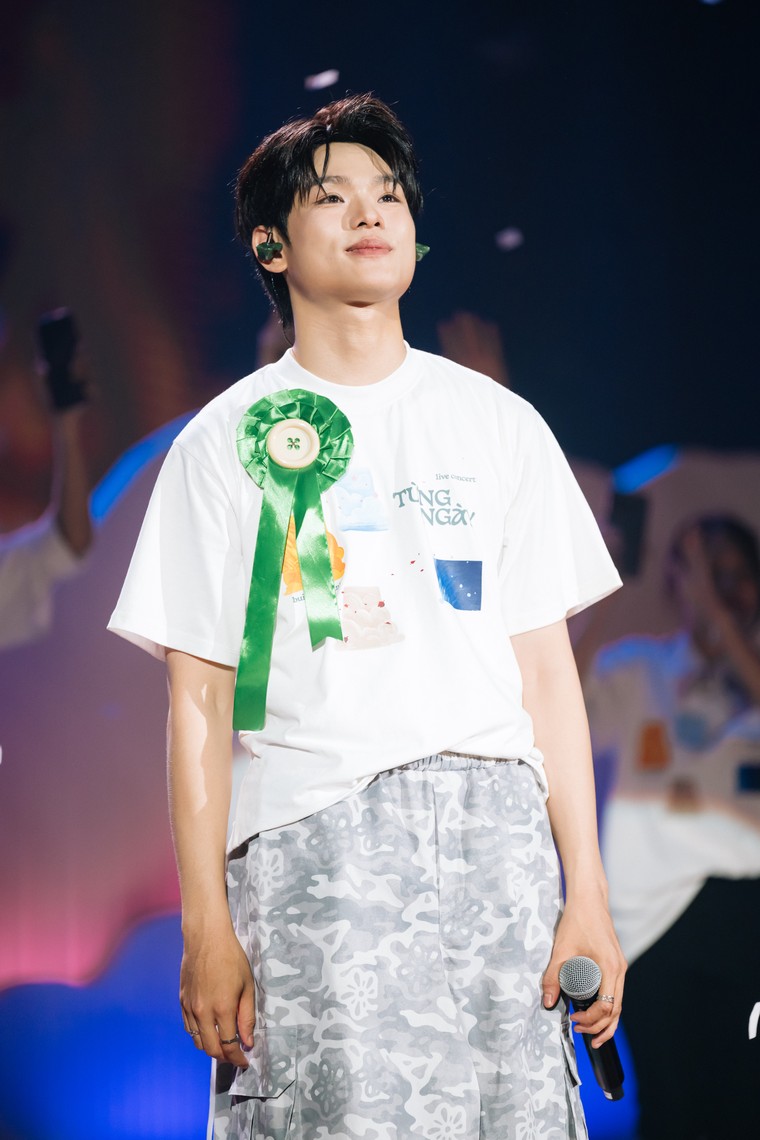 Từ Rap Việt đến Anh Trai Say Hi: buitruonglinh quy tụ dàn khách mời đồ sộ trong đêm diễn khép lại tại Hà Nội ảnh 13