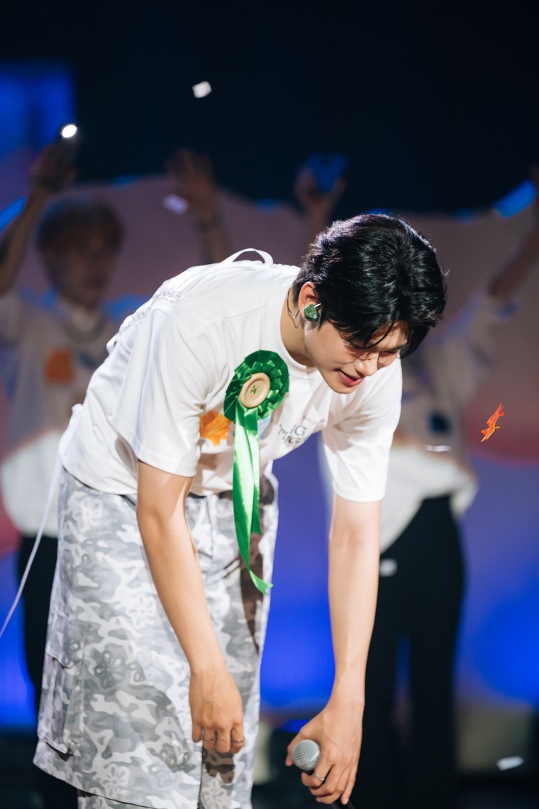 Từ Rap Việt đến Anh Trai Say Hi: buitruonglinh quy tụ dàn khách mời đồ sộ trong đêm diễn khép lại tại Hà Nội ảnh 14