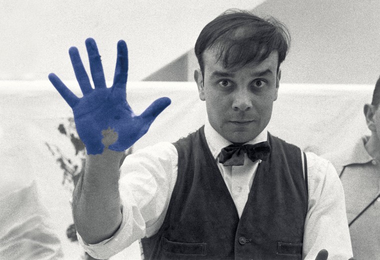 Eternal Blue: Mỹ thuật đơn sắc và nghệ thuật biểu lộ cảm xúc ảnh 6