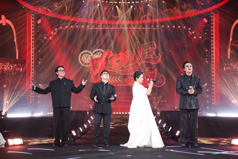 “Vé về thanh xuân” - Chuyến tàu tái hiện ký ức tuổi trẻ ảnh 2