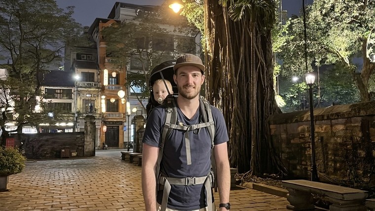 Khi tinh hoa đạo học ngàn năm lan tỏa tới du khách quốc tế trong tour đêm tại Văn Miếu – Quốc Tử Giám ảnh 3