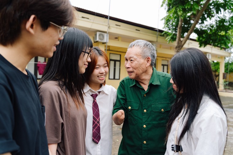 Trưng bày "Chuyện thời bình": Dòng cảm xúc mới của ký ức hậu chiến ảnh 4