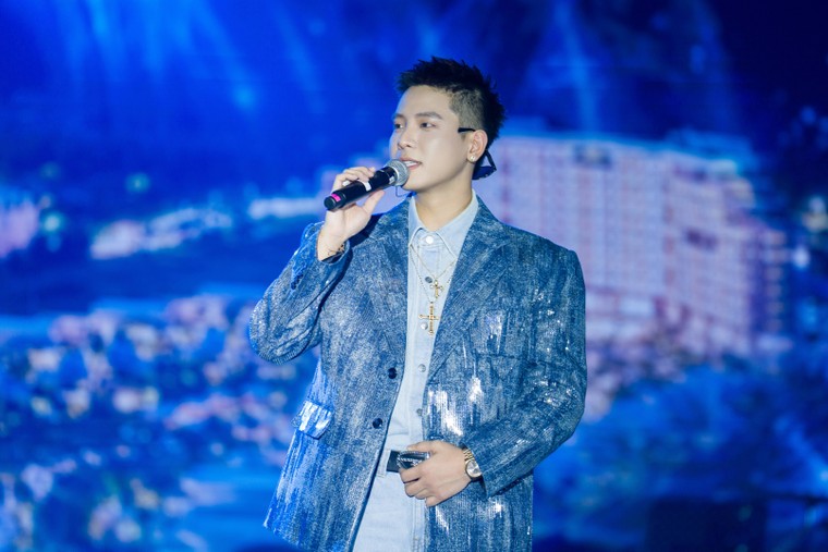Từ Vũ trụ "Say Hi” đến “Nightfall Edition”: dấu ấn hệ sinh thái giải trí của DatVietVAC tại The Grand Hồ Tràm ảnh 5