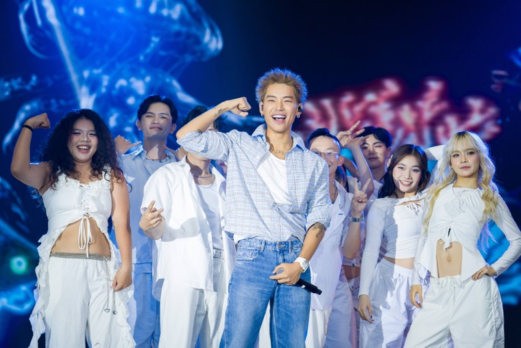 Từ Vũ trụ "Say Hi” đến “Nightfall Edition”: dấu ấn hệ sinh thái giải trí của DatVietVAC tại The Grand Hồ Tràm ảnh 4
