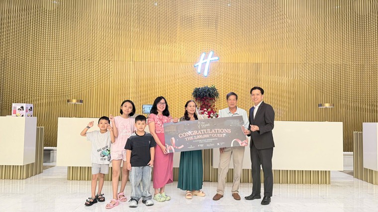 Từ Vũ trụ "Say Hi” đến “Nightfall Edition”: dấu ấn hệ sinh thái giải trí của DatVietVAC tại The Grand Hồ Tràm ảnh 2