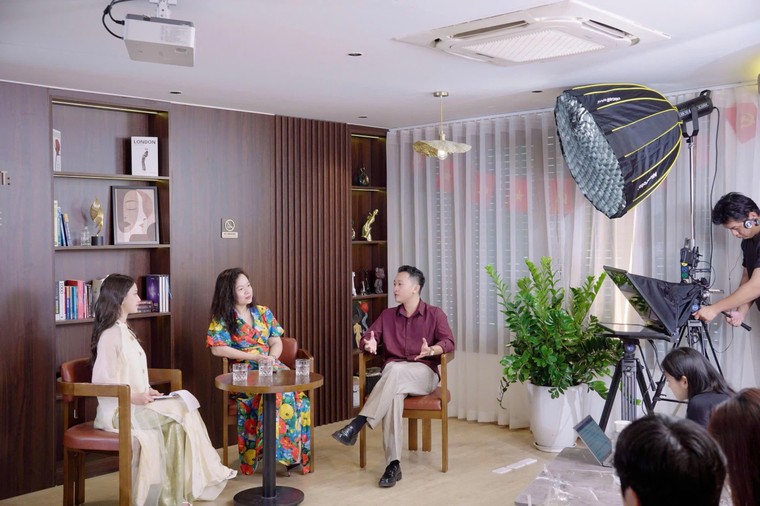 Talkshow "Ngày đẹp - Ngày xấu": Khi niềm tin tâm linh được đặt trên bàn tròn đối thoại ảnh 1