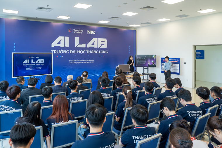 Phó Thủ tướng Chính phủ Hồ Quốc Dũng dự Lễ khai trương AI Lab của Trường Đại học Thăng Long ảnh 2