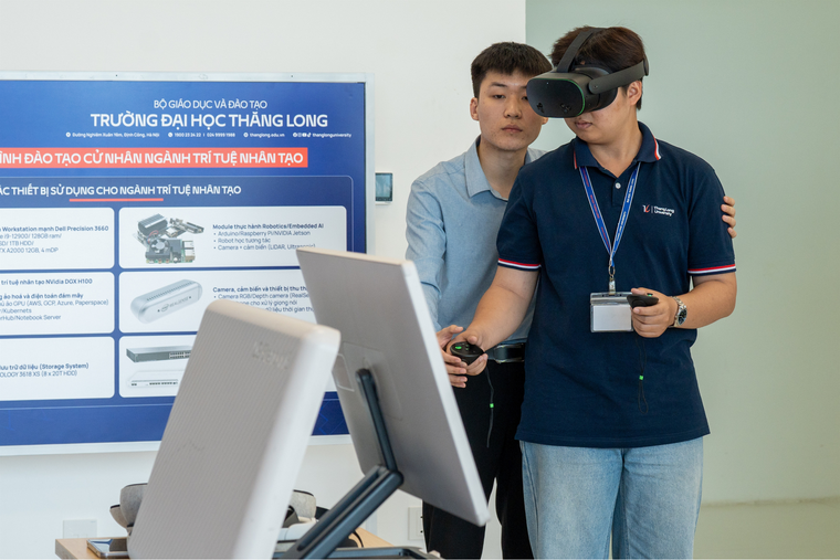 Phó Thủ tướng Chính phủ Hồ Quốc Dũng dự Lễ khai trương AI Lab của Trường Đại học Thăng Long ảnh 5