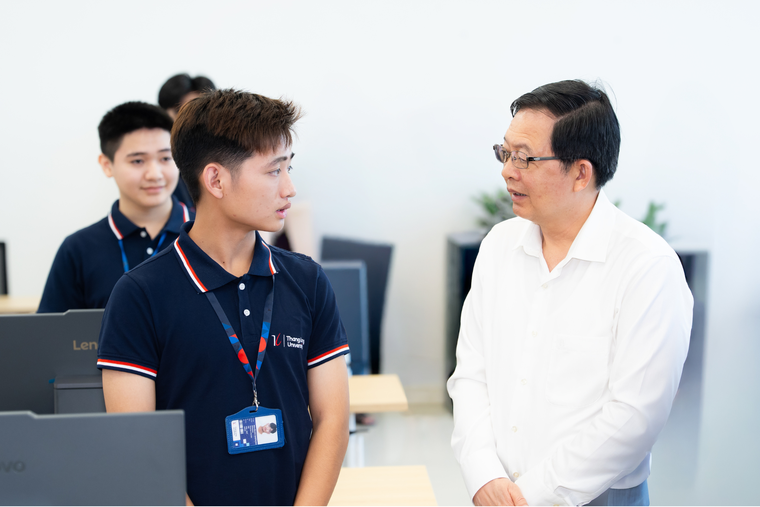 Phó Thủ tướng Chính phủ Hồ Quốc Dũng dự Lễ khai trương AI Lab của Trường Đại học Thăng Long ảnh 7