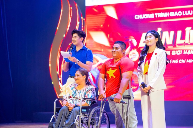 “Bản lĩnh vàng” lan tỏa nghị lực sống qua nghệ thuật gây quỹ vì vận động viên khuyết tật ảnh 1