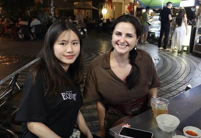 Đêm Hà Nội - từ chiếc ghế nhựa vỉa hè đến ánh đèn quầy bar ảnh 2