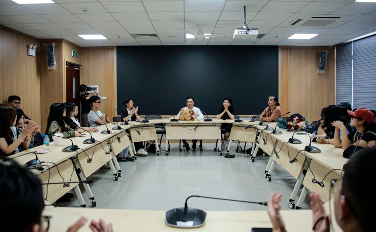 Sinh viên từ 11 trường đại học khởi đầu hành trình sáng tạo cùng làng nghề Hà Nội ảnh 6