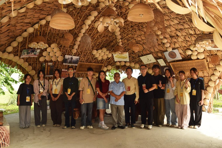 UNESCO: Vinh danh những ý tưởng trẻ “tiếp sức” cho làng nghề Hà Nội ảnh 6