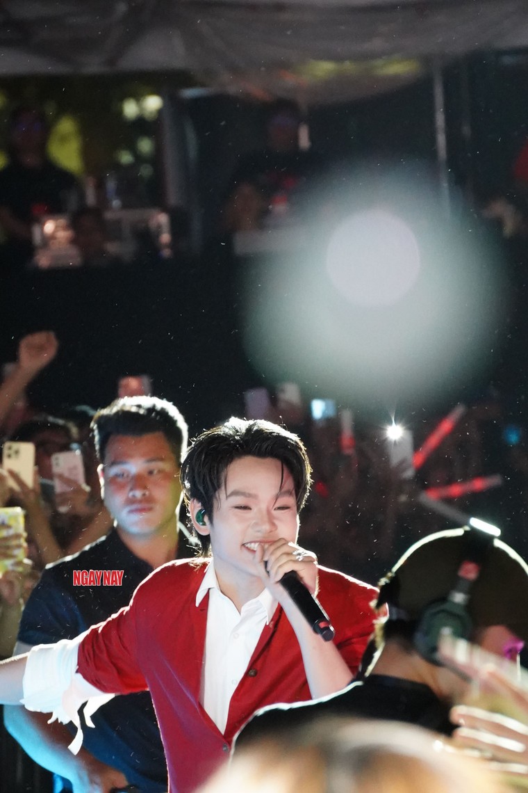 Sức nóng Vũ trụ "Say Hi" lan tỏa tại KFC Zestival 2026 ảnh 6