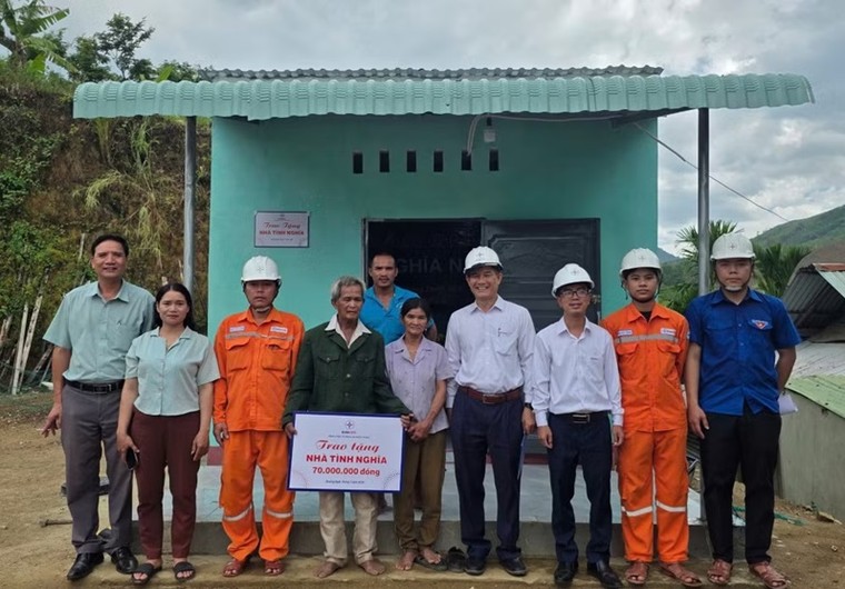 Gấp rút hoàn thành nhiều nhà tình nghĩa "ngăn nắng, chắn mưa" cho người có công ảnh 1