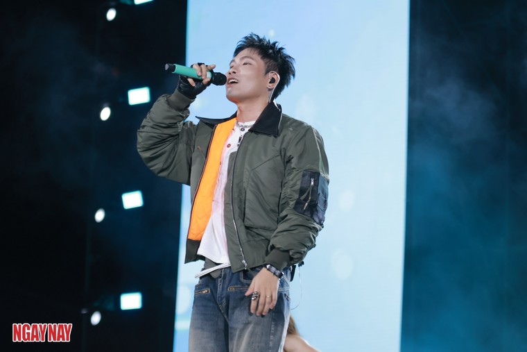 Quang Phổ Show thắp sáng Vũ Yên với hành trình âm nhạc đa sắc ảnh 9