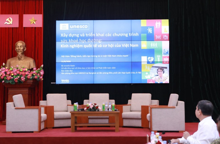 UNESCO chia sẻ kinh nghiệm quốc tế về tăng cường sức khỏe học đường tại Việt Nam ảnh 2