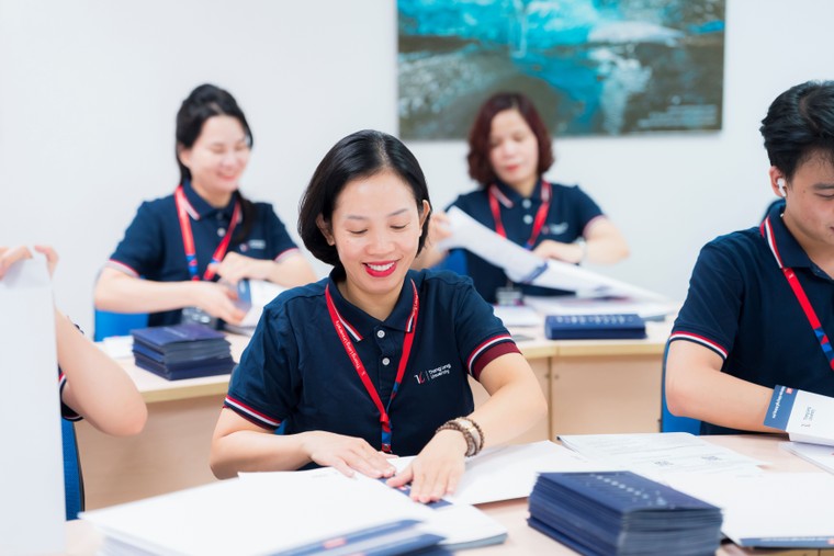 Trường Đại học Thăng Long gửi giấy báo trúng tuyển và nhập học sáng tạo tới hơn 3000 tân sinh viên ảnh 4