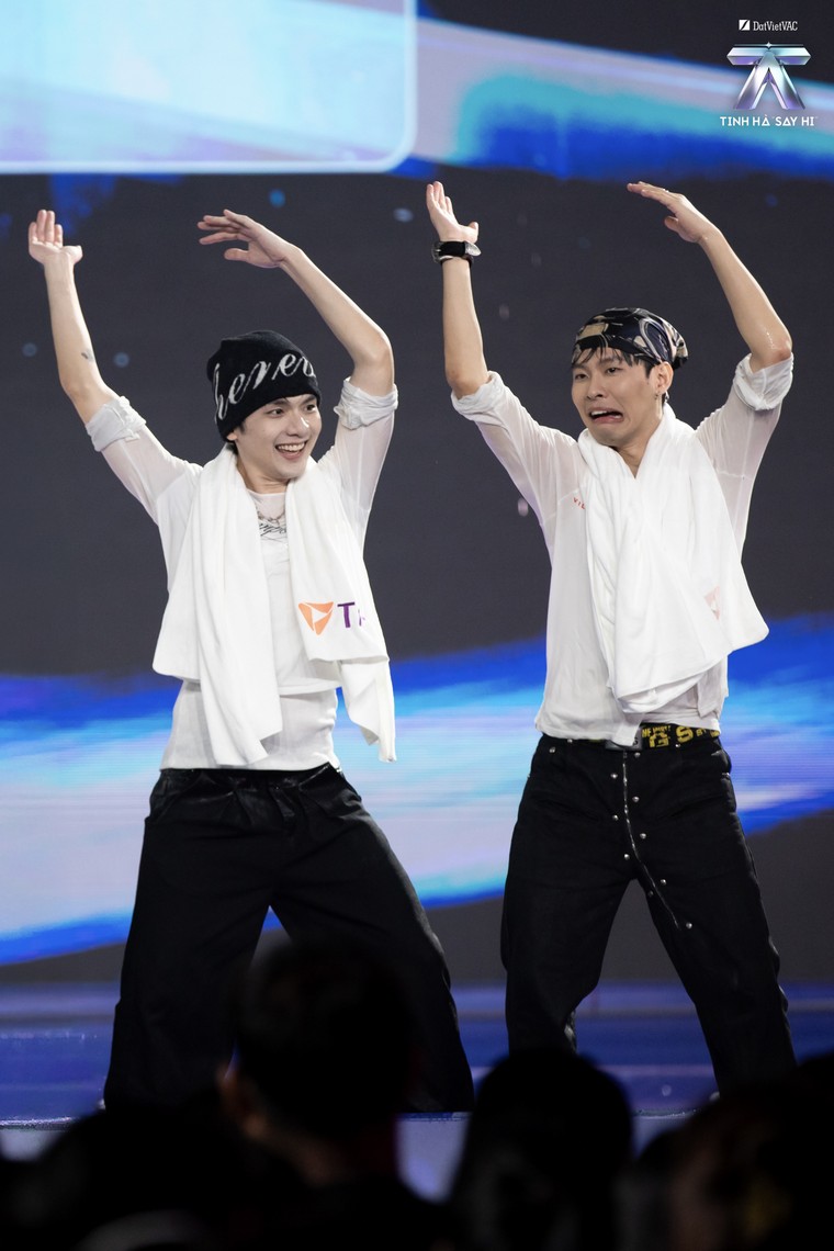 UNCUT Tập 8 Tinh Hà "Say Hi": 24 Anh Trai “quậy” hết cỡ sau Dance Battle ảnh 1