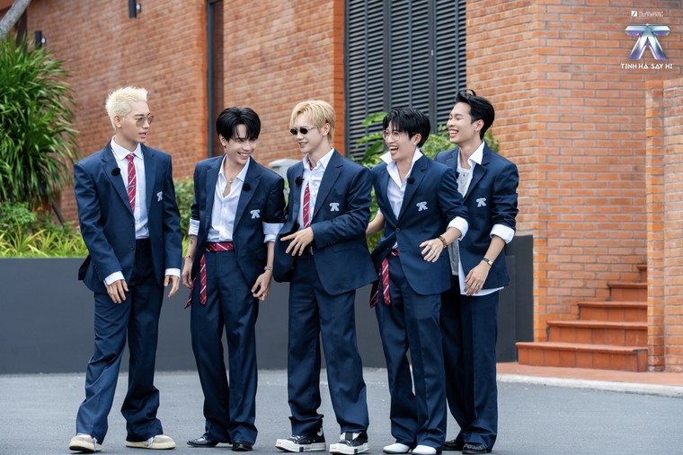 HIGHLIGHT 1 - Tập 9 Tinh Hà "Say Hi": 20 Anh Trai hóa học sinh, chia 5 nhóm chào sân Reality 4 ảnh 1