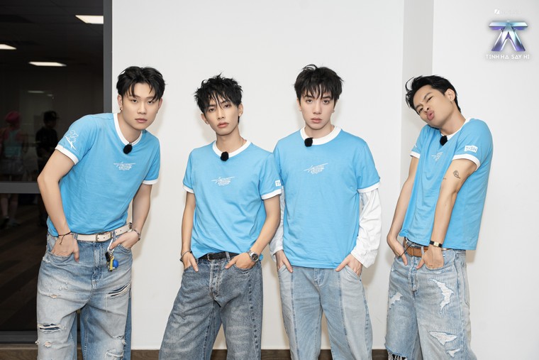Tinh Hà “Say Hi” Tập 9: 20 Anh Trai trở lại tuổi học trò, cuộc chiến Livestage 4 bất ngờ được tái lập thế trận với 5 đội hình mới ảnh 5