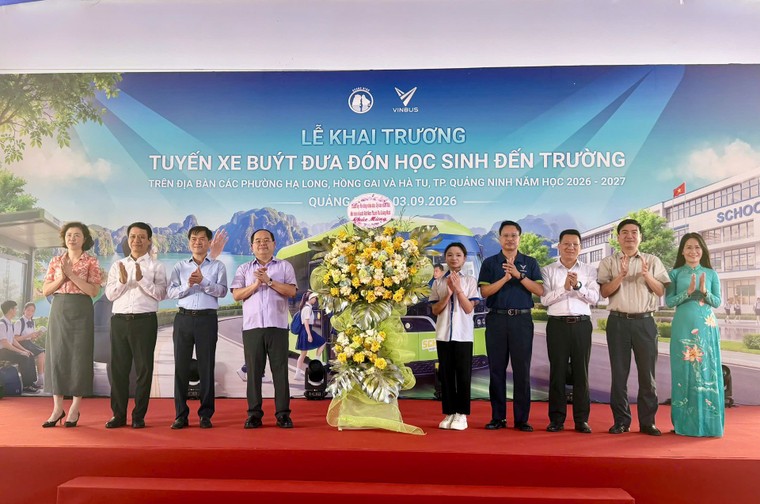 Quảng Ninh triển khai xe bus điện miễn phí đưa đón học sinh đến trường ảnh 3