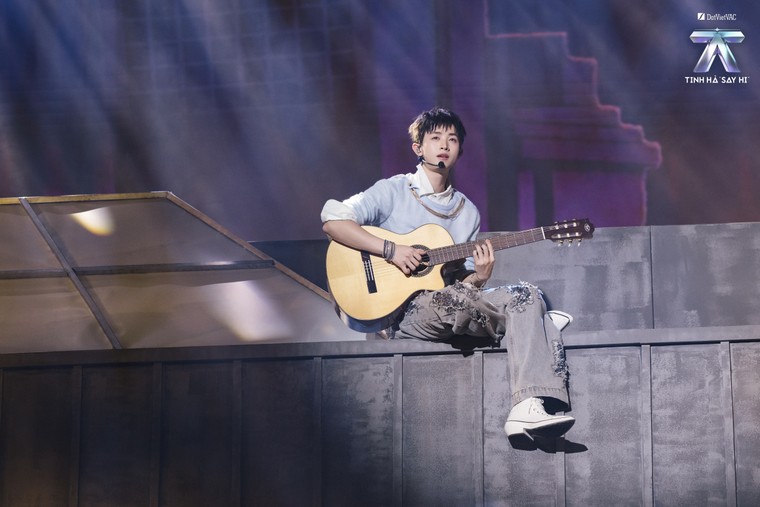 Livestage 5 Tinh Hà "Say Hi": Dương Domic ra mắt hậu truyện "Mất Kết Nối", HURRYKNG gửi "1001 thắc mắc" tới người mình yêu ảnh 5