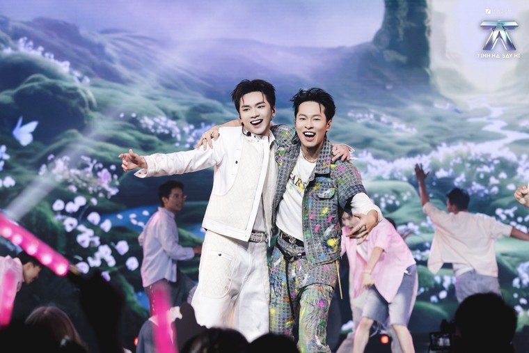 Livestage 5 Tinh Hà "Say Hi": Dương Domic ra mắt hậu truyện "Mất Kết Nối", HURRYKNG gửi "1001 thắc mắc" tới người mình yêu ảnh 1