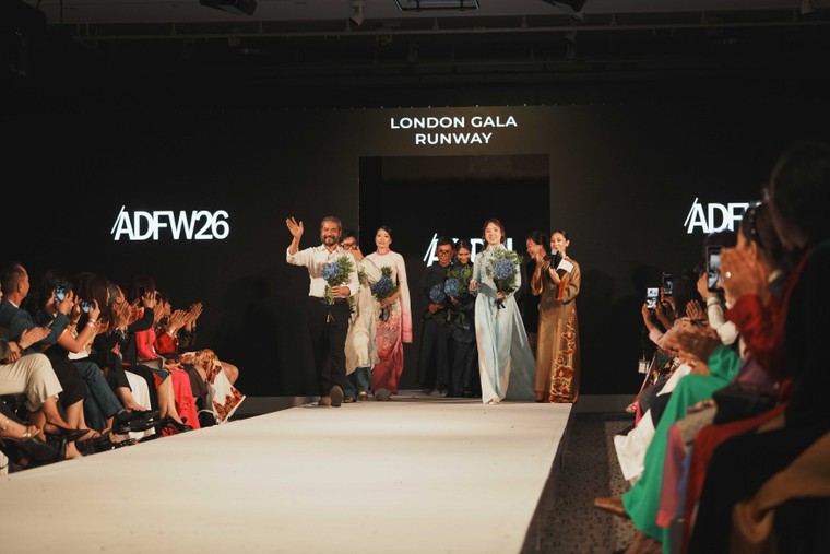 Di sản Việt Nam bước lên sân khấu thời trang quốc tế tại Áo Dài Fashion Week London 2026 ảnh 8