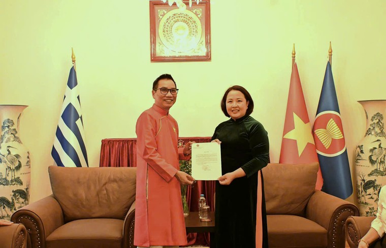 Đoàn Liên hiệp các Hội UNESCO Việt Nam mang sắc màu văn hóa Việt đến Lễ Kỷ niệm 81 năm Quốc khánh Việt Nam tại Hy Lạp ảnh 11