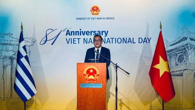 Đoàn Liên hiệp các Hội UNESCO Việt Nam mang sắc màu văn hóa Việt đến Lễ Kỷ niệm 81 năm Quốc khánh Việt Nam tại Hy Lạp ảnh 1