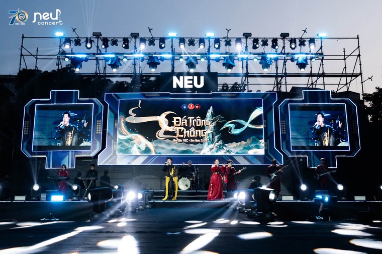 Đêm nhạc bùng nổ NEU Concert 2026: Dấu mốc chói lọi trong chuỗi hoạt động kỷ niệm 70 thành lập Đại học Kinh tế Quốc dân ảnh 6