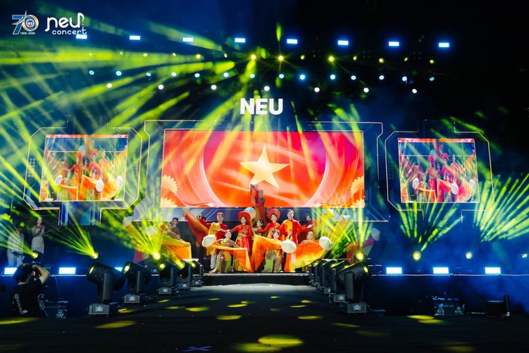 Đêm nhạc bùng nổ NEU Concert 2026: Dấu mốc chói lọi trong chuỗi hoạt động kỷ niệm 70 thành lập Đại học Kinh tế Quốc dân ảnh 9