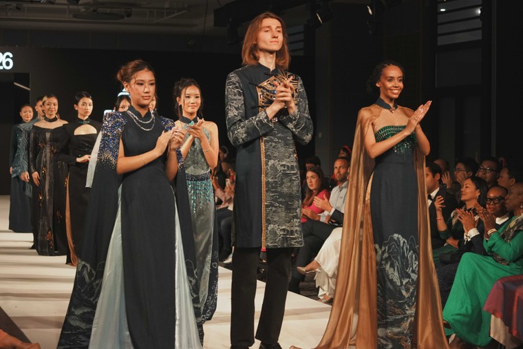 Tham vọng đặt cược của Áo Dài Fashion Show London: “Nếu chỉ làm một show Áo dài, mọi thứ đã dễ hơn rất nhiều” ảnh 2