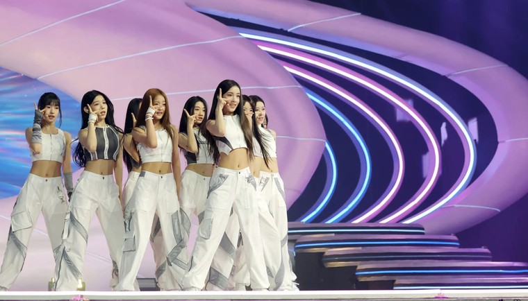 A2O LITE giới thiệu màu sắc âm nhạc qua MV debut “NEON” ảnh 1