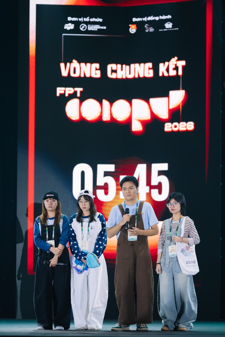 Sinh viên FPTU kể lại câu chuyện văn hóa Việt bằng ngôn ngữ thiết kế đương đại ảnh 1