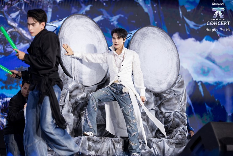 24 Anh Trai hội ngộ trong đêm đầu tiên của Tinh Hà “Say Hi” Concert ảnh 6