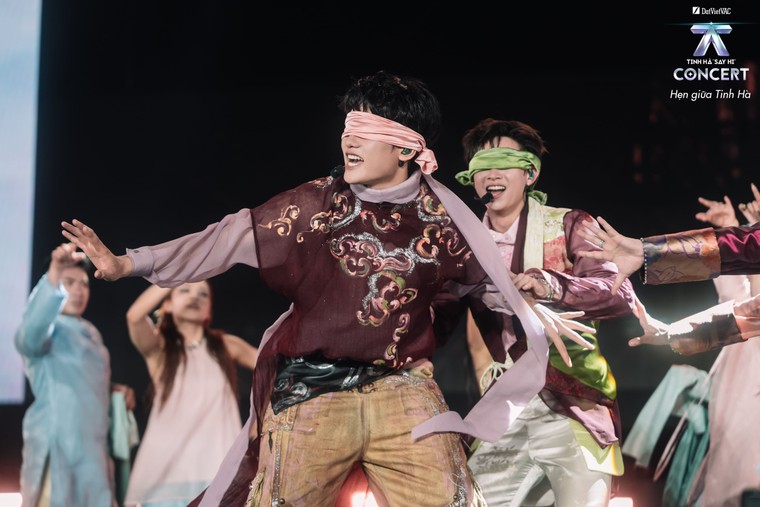 24 Anh Trai hội ngộ trong đêm đầu tiên của Tinh Hà “Say Hi” Concert ảnh 10