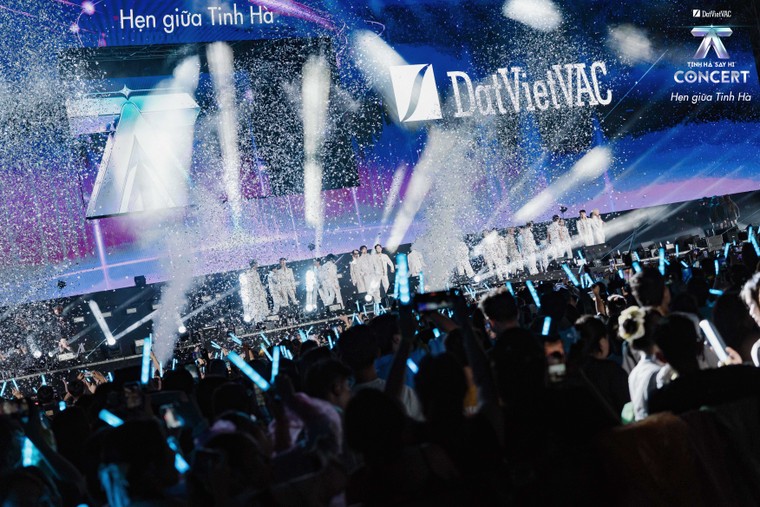 24 Anh Trai hội ngộ trong đêm đầu tiên của Tinh Hà “Say Hi” Concert ảnh 1
