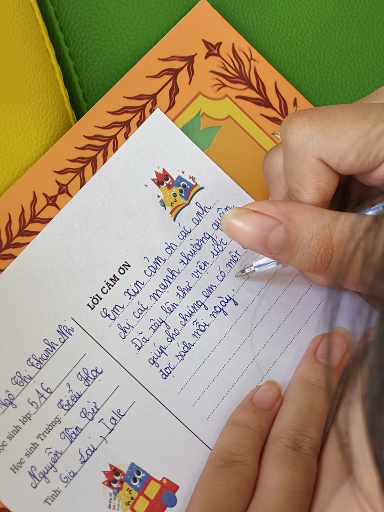Mason Nguyễn và hành trình trao 6 thư viện ước mơ ảnh 13