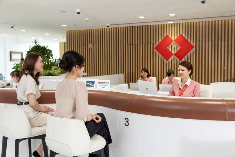 Techcombank lần thứ 3 liên tiếp nhận giải “Ngân hàng Tốt nhất Việt Nam” từ Global Finance ảnh 2